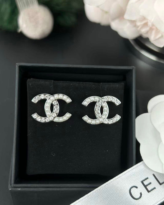 Classy Stud Earrings